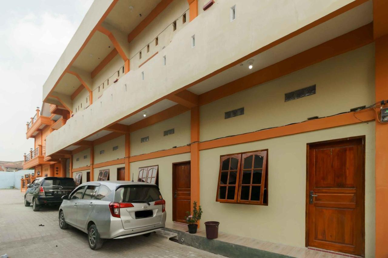 Reddoorz Near Bukit Kubu Berastagi Hotel Eksteriør billede
