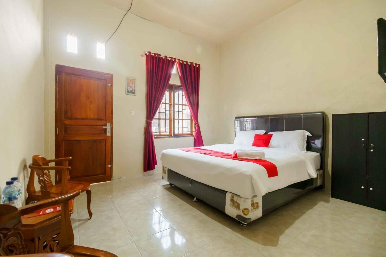Reddoorz Near Bukit Kubu Berastagi Hotel Eksteriør billede