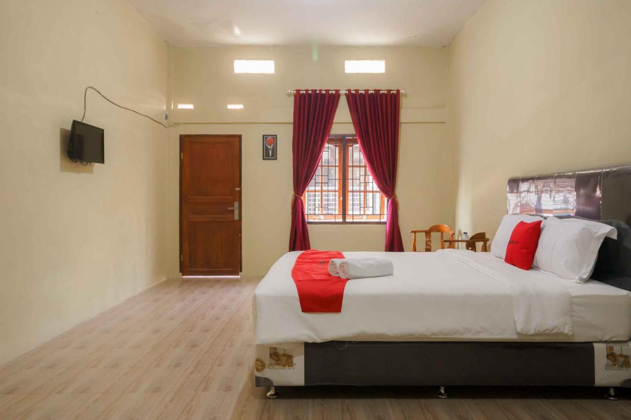 Reddoorz Near Bukit Kubu Berastagi Hotel Eksteriør billede